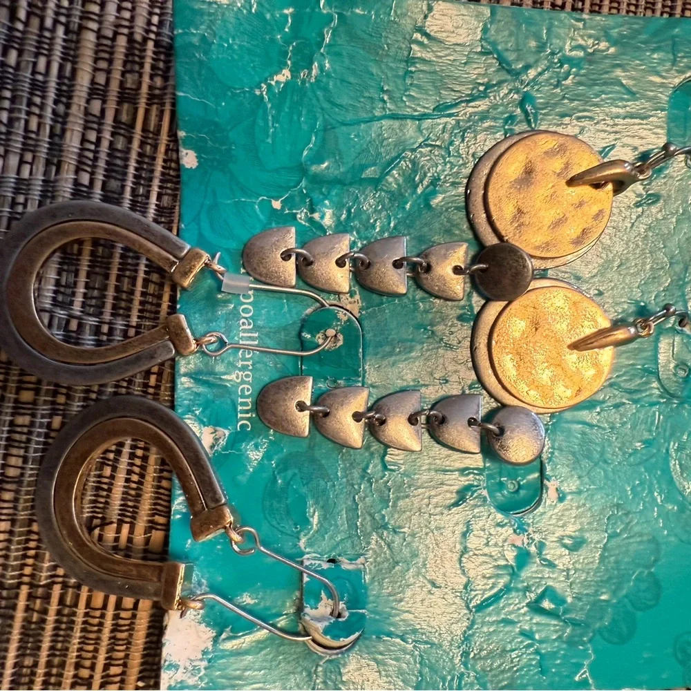 The Pioneer Woman Silver and Tan‎ Earring Trio